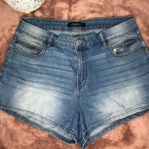 Dynamite Stretchy denim shorts size 29